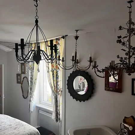 Holiday home Original And Quirky Village *