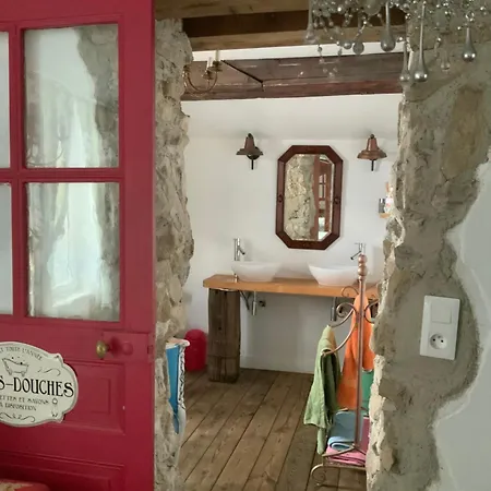 Original And Quirky Village Giat